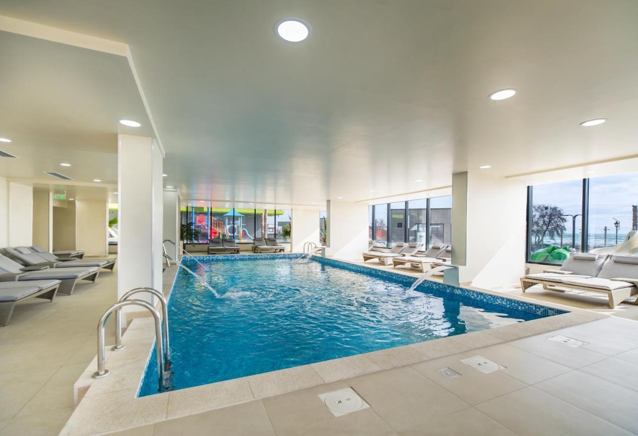 Sea Love Apt Spa N Pools Beach Resort Navodari Exterior photo